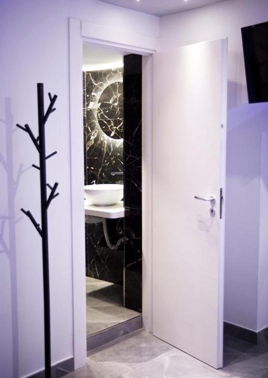 Sotterranea Con Jacuzzi Guest house *